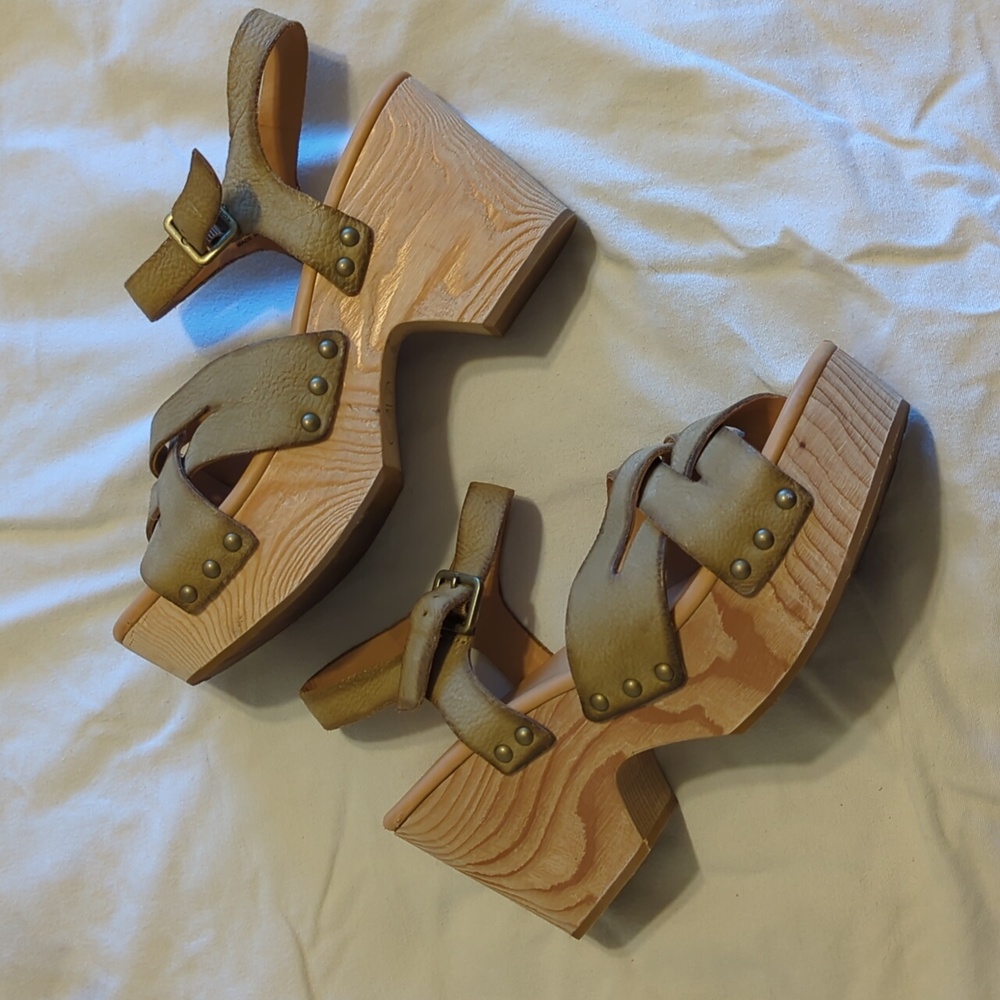 Kork-Ease Tan Leather Sandals with Wooden Heel Size 9